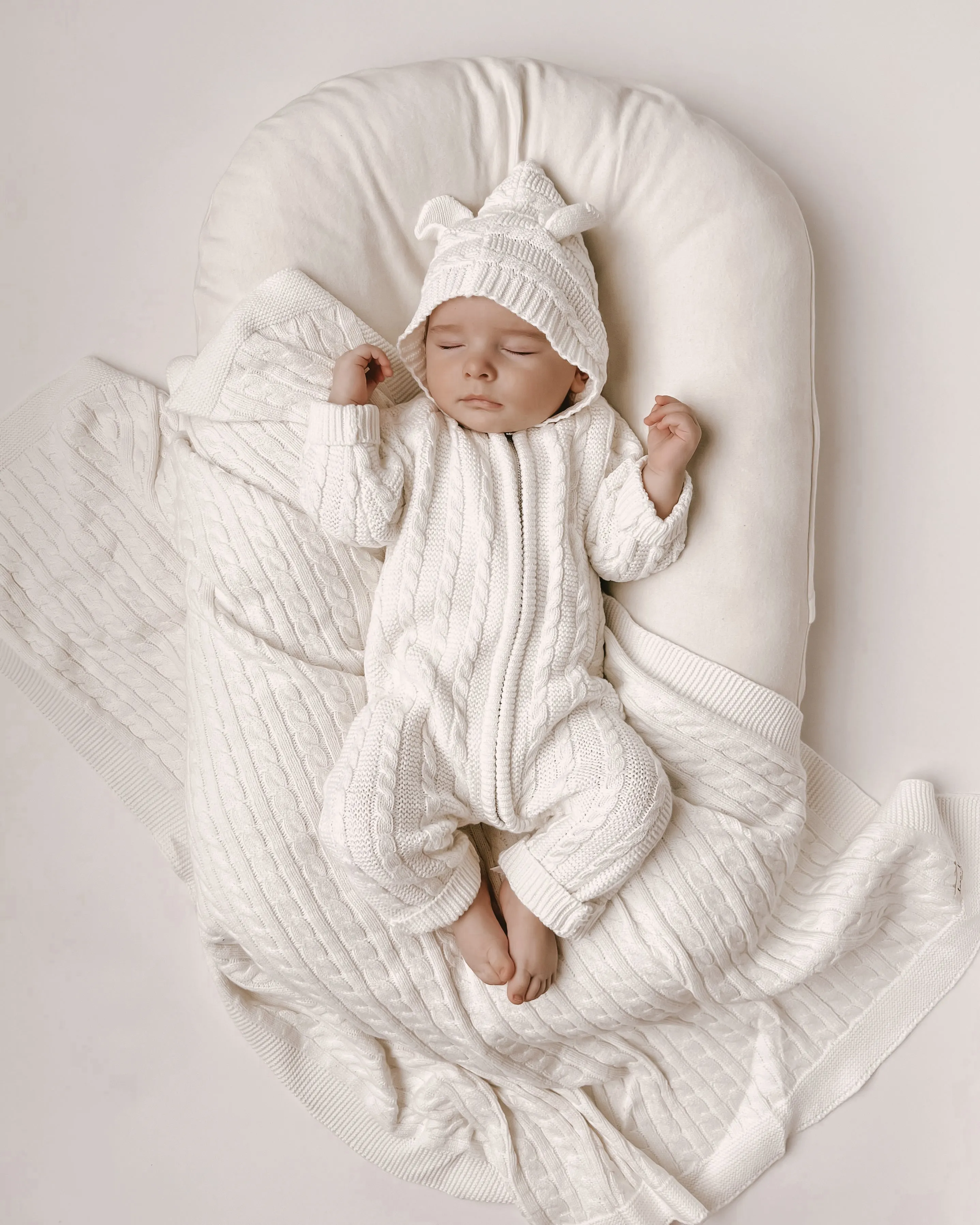 Luna   Luca Cable Knit Baby Blanket - White